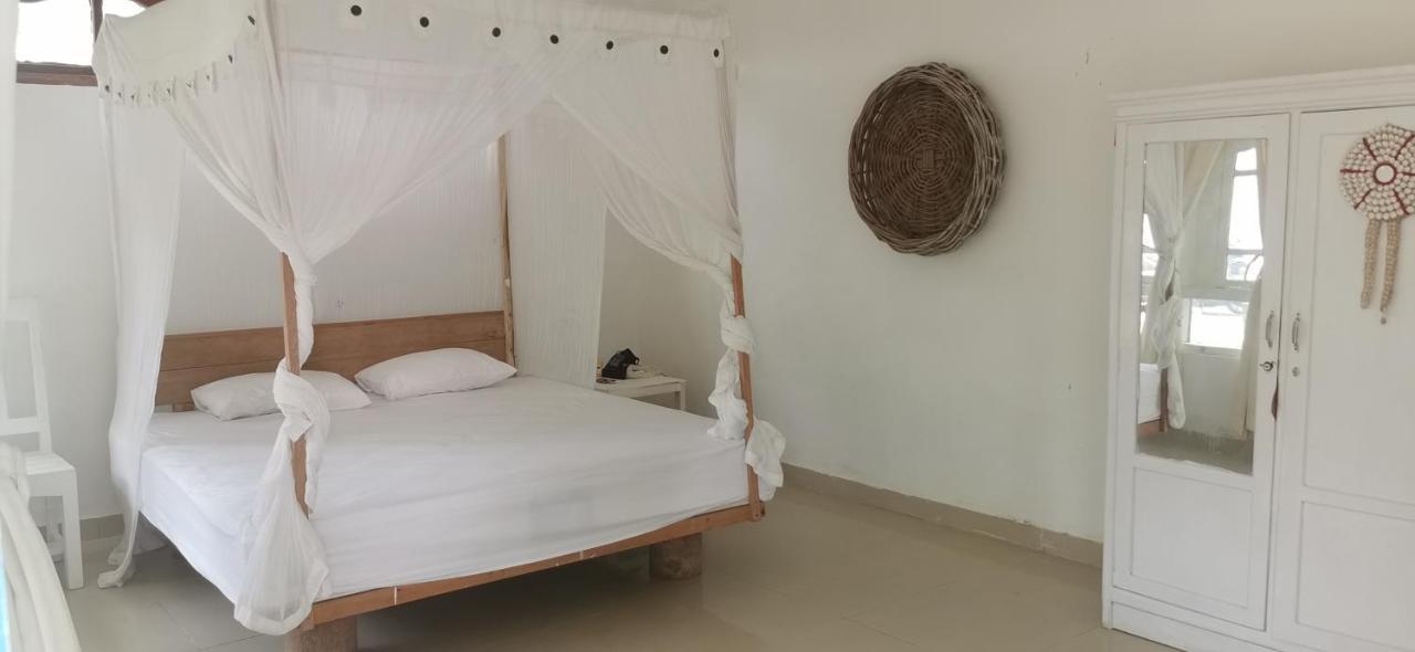The Village Rua Beach Homestay Экстерьер фото
