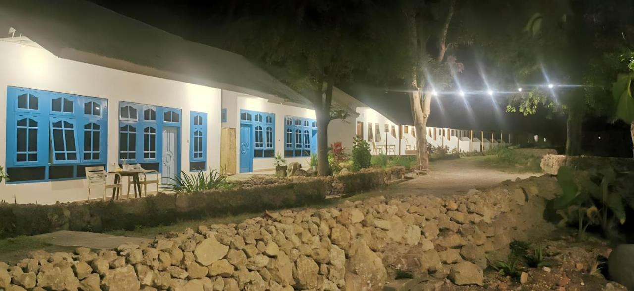 The Village Rua Beach Homestay Экстерьер фото
